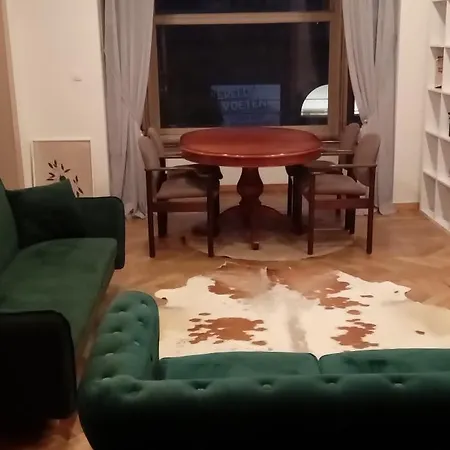 Art Deco - Two Bedroom דירה גנט